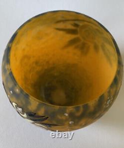 1920's French Art Deco Andre Delatte Daum Nancy Cameo Glass 4 x 4 vase