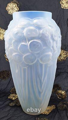 1930's French Art Deco Relief Frosted Glass Vase Cubist and Geometric Design