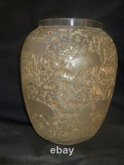 A SUPERB and EXTREMELY RARE Lalique good sized vase. Designed 1926