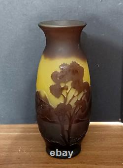 Antique French Art Nouveau LA ROCHERE Cameo Glass Vase, 9 high