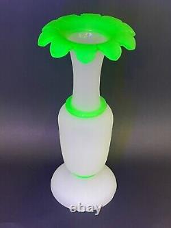 Antique St Louis French Uranium Baccarat Satin Opaline Glass Vase 12 Rare