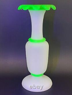 Antique St Louis French Uranium Baccarat Satin Opaline Glass Vase 12 Rare