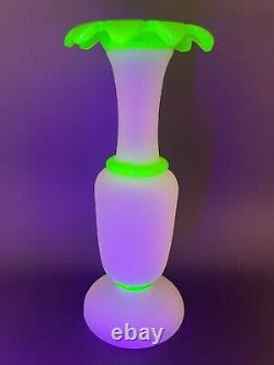 Antique St Louis French Uranium Baccarat Satin Opaline Glass Vase 12 Rare