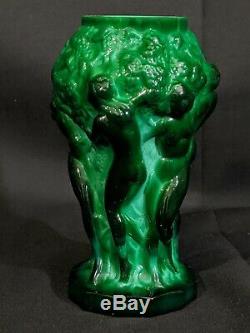 Art Deco Glass Jade Malachite Nude Ladies Vase 1930' H. Hoffmann Lalique Green