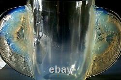 Art Deco Verlys Les Oiseaux Des Iles Opalescent Glass Vase Circa 1934