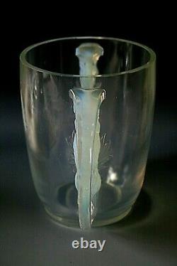 Art Deco Verlys Les Oiseaux Des Iles Opalescent Glass Vase Circa 1934