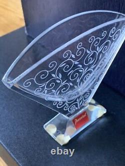 BACCARAT France Signed French Crystal Art Glass RENDEZVOUS Fan Vase 4 x 5