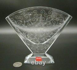 BACCARAT France Signed French Crystal Art Glass RENDEZVOUS Fan Vase 6 x 7