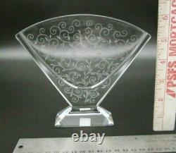 BACCARAT France Signed French Crystal Art Glass RENDEZVOUS Fan Vase 6 x 7