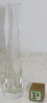 Baccarat Passion Voltige Clear Frosted Spiral Ribbon Bud Vase 9 Tall