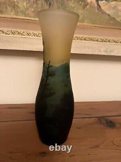 Beautiful glass vase signed Galle