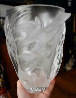 Breathtaking Vintage Lalique Crystal France Lrg Martinets Frosted Art Glass Vase