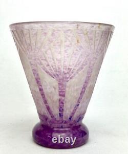 Charder French Glass Palmette Decor Vase