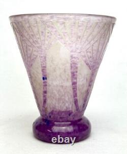 Charder French Glass Palmette Decor Vase