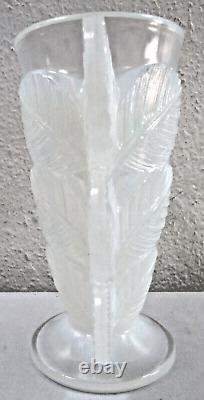 D' Avesn French Art Deco Opalescent Leaf Vase with Original Label