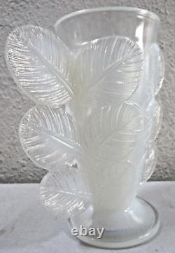 D' Avesn French Art Deco Opalescent Leaf Vase with Original Label