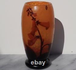 Daum Nancy French Art Deco Nouveau Cameo and Enameled Vase