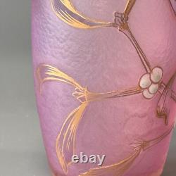 Daum Nancy, Gui (mistletoe) pink glass vase