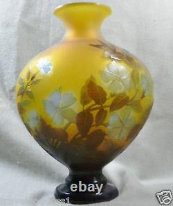 EMILE GALLE -FRENCH ART NOUVEAU GLASS VASE, c. 1900-Handcrafted glass