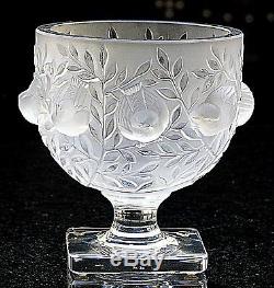 Exquisite Frosted Lalique Crystal'Elizabeth' Vase