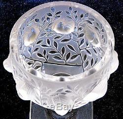 Exquisite Frosted Lalique Crystal'Elizabeth' Vase