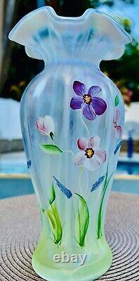 FentonHP IRIDIZED FRENCH OPALESCENT RIB OPTIC VASE Scott K Fenton Signed