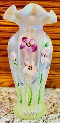 FentonHP IRIDIZED FRENCH OPALESCENT RIB OPTIC VASE Scott K Fenton Signed