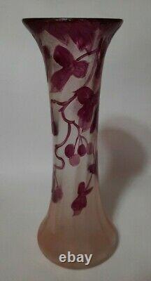 Fine Signed LEGRAS Cameo Glass Vase, Grapes Vine Leaves c. 1910 Antique French