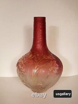 French Art Nouveau Vase in Textural Glass with Gold Foral Motif