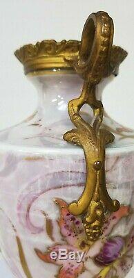 French antique vase signed by the artist. (1890-1910)