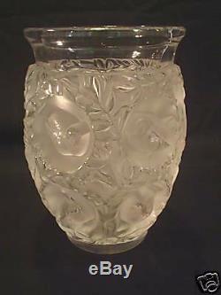 Gorgeous Lalique Frosted Crystal Bagatelle Vase