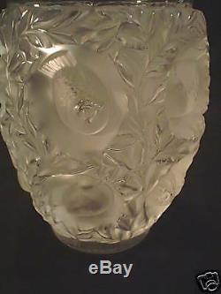 Gorgeous Lalique Frosted Crystal Bagatelle Vase