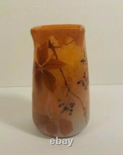 LEGRAS French Cameo Art Glass 6.75 Vase, c. 1910-1920