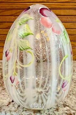 LG FentonFRENCH OPALESCENT RIB OPTIC HAND PAINTED HAND BLOWN EGG1990