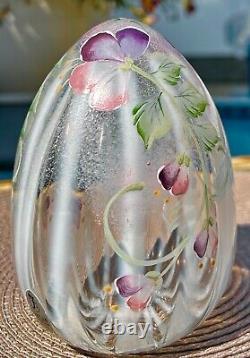 LG FentonFRENCH OPALESCENT RIB OPTIC HAND PAINTED HAND BLOWN EGG1990