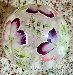 LG FentonFRENCH OPALESCENT RIB OPTIC HAND PAINTED HAND BLOWN EGG1990