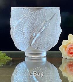 Lalique ANDROMEDA Vase, Feathered Design Clear & Frosted French Crystal Mint