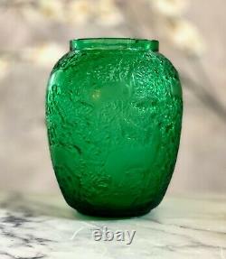 Lalique Biches Vase Emerald Green Crystal Excellent Condition Signed & Authentic