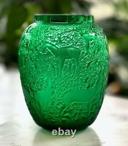 Lalique Biches Vase Emerald Green Crystal Excellent Condition Signed & Authentic