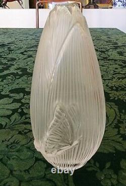 Lalique Coeur De Fleur Vase retired shape in 40's Perfect Condition Fine