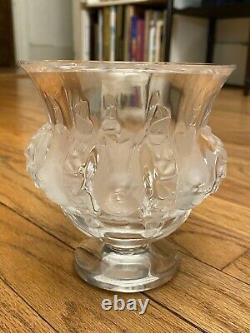 Lalique Crystal Dampiere Vase with Frosted Birds and Intertwining Vines