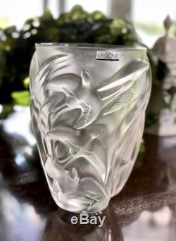 Lalique Crystal Martinets Vase Mint, Signed, Authentic (Martinet) Retail $2800