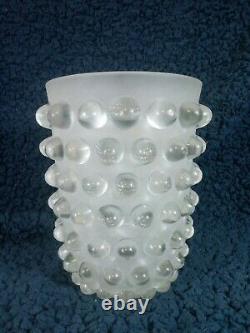 Lalique Crystal Vase MOSSI 7.71 lbs, 8.27 T x 7 W French Art Glass OBO