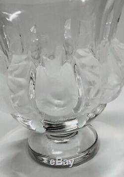 Lalique Dampierre Birds Vase Satin Birds Crystal designer Marc Lalique. (1984)