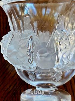 Lalique Dampierre Sparrows Vase in Mint Condition Signed Authentic Retail $895