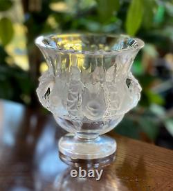 Lalique Dampierre Sparrows Vase in Mint Condition Signed Authentic Retail $895