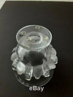 Lalique Dampierre Vase With Sparrows And Wreaths Minor Chips to Rim