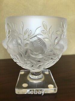 Lalique Elizabeth Frosted Birds Footed Vase 5-1/4 Hx4-3/4 W Mint Condition