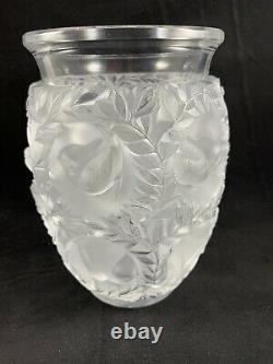 Lalique France Crystal BAGATELLE SPARROW BIRDS VASE