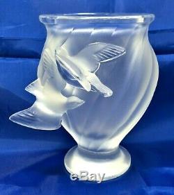 Lalique France Rosine Vase With Two Doves In Flight Beautiful